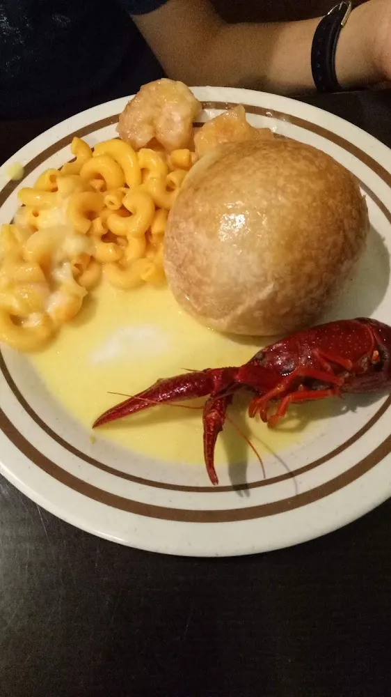 Mac and Cheese Roll Crawfish